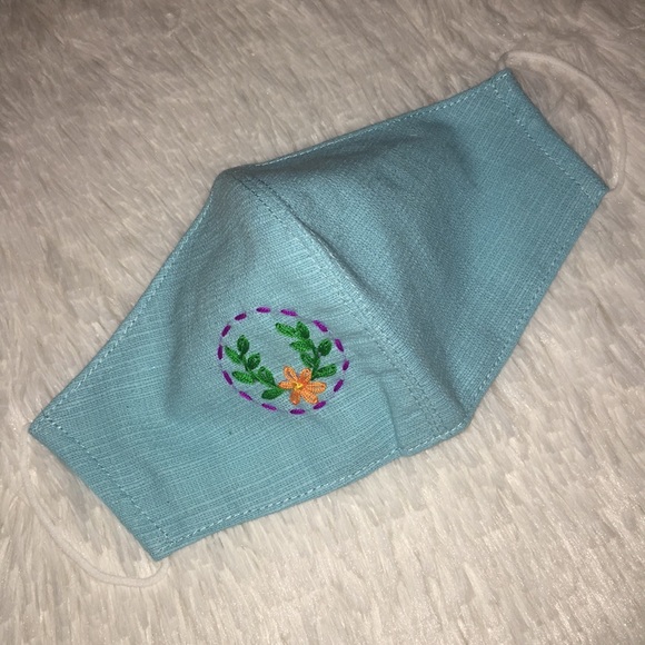 Accessories - Adult face mask.